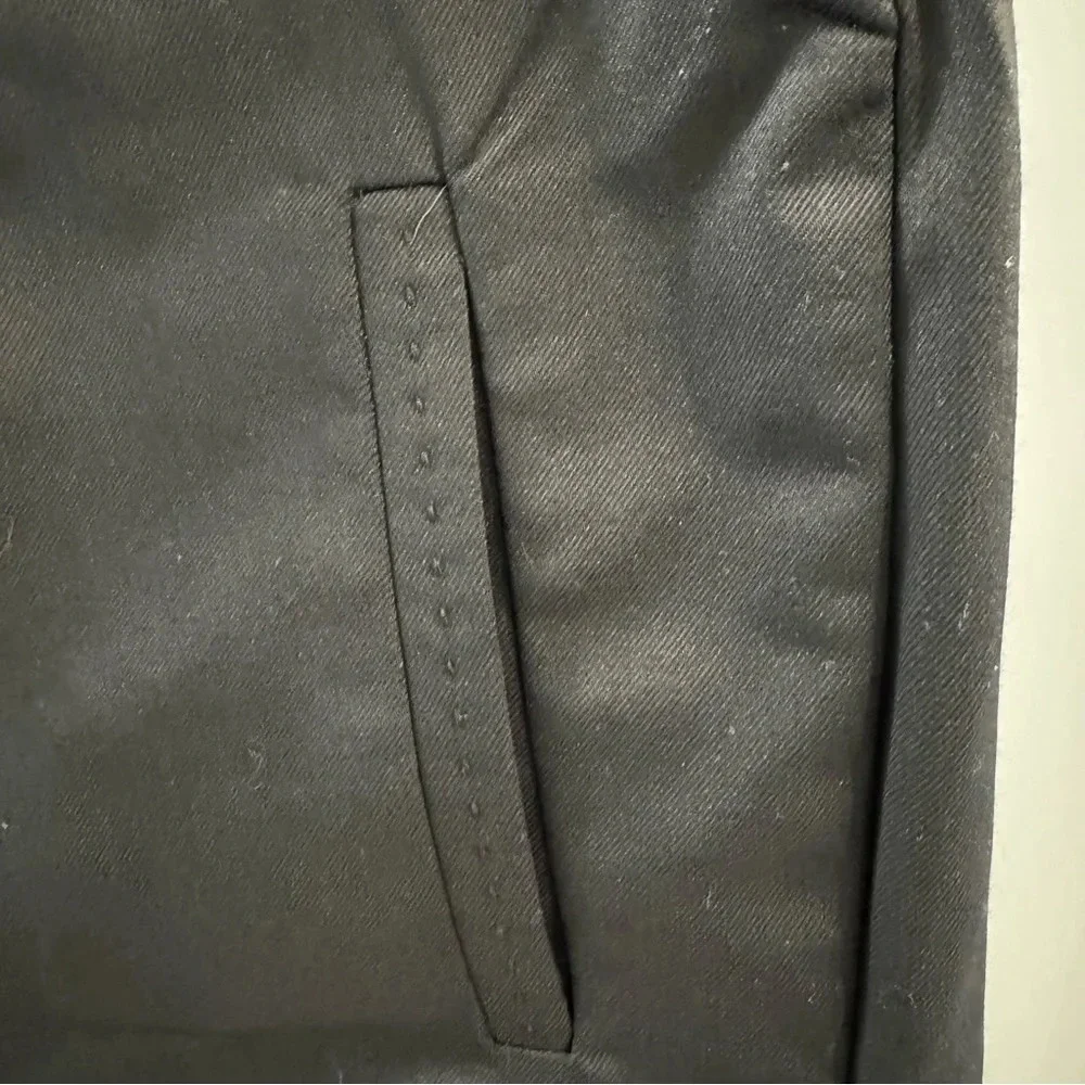 Banana Republic NWOT Black Martin Fit Bermuda Shorts size‎ 4